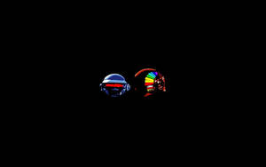 黑色背景上兩個發光的 Daft Punk 頭盔。 — 黑白小丑 壁紙
