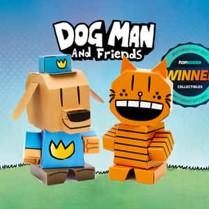 Dog Man 和 Cat Kid 的紙板公仔，帶有獎章，背景為藍色。 — 卡通狗 壁紙