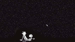 兩個卡通角色仰望星空，上方有一彎新月。 — 凱文的幻虎世界 壁紙