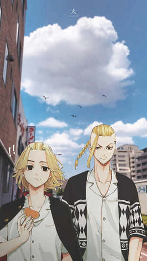 兩個金髮動漫男孩站在城市街道上，藍天白雲，有鳥兒飛翔。 — 日本動漫 壁紙