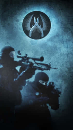兩名身穿戰術裝備的武裝士兵向上瞄準一個發光標誌。 — 電玩遊戲 GIF 壁紙