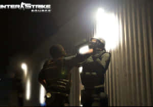 兩名身穿戰術裝備的士兵在黑暗的走廊中在強光下戰鬥。 — 電玩遊戲 GIF 壁紙
