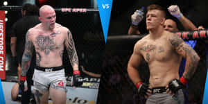 兩名肌肉發達、有刺青的MMA拳手在UFC八角籠中準備戰鬥。 — 終極格鬥冠軍賽 壁紙