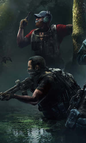 兩名武裝士兵在沼澤水中拔出武器。 — 電玩遊戲 GIF 壁紙