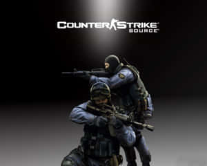 兩名身穿戰術裝備的武裝士兵在聚光燈下瞄準武器，並帶有Counter Strike Source標誌。 — 電玩遊戲 GIF 壁紙