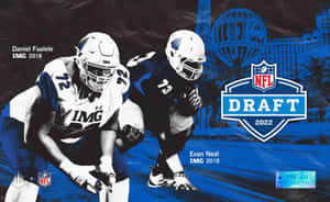 兩名穿著足球裝備的NFL選秀新秀蹲下。 — 運動 壁紙