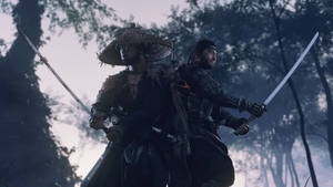 兩名身穿鎧甲的武士在暮色中的霧林裡持劍。 — 混沌武士 壁紙