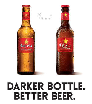 兩瓶冰鎮的Estrella Damm啤酒瓶帶有水珠和下方粗體文字。 — 小米 Mix Fold 4 壁紙