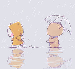 兩隻卡通熊，一隻拿著雨傘，一隻穿著雨衣，站在雨中水坑裡。 — 可愛熊 壁紙