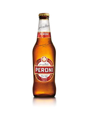 白色背景上冰凍的Peroni啤酒瓶帶冷凝水珠 — 啤酒 壁紙