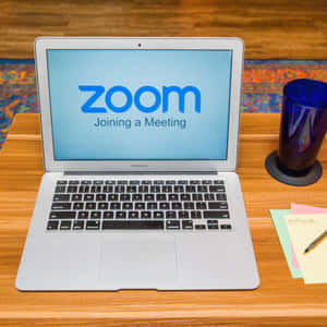Zoom 會議畫面 — 放大 壁紙