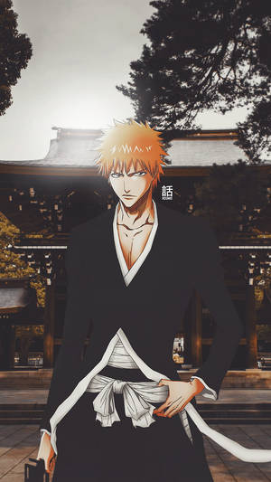 動漫戰士，橙色頭髮，穿著黑白制服，在日本神社。 — 舊金山 iPhone 壁紙