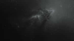 深邃太空中帶有旋轉雲霧和散落星星的黑暗宇宙星雲。 — 簡約暗黑美學 壁紙