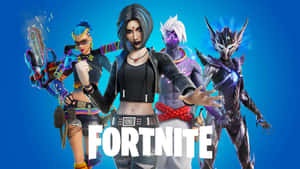 四個 Fortnite 遊戲角色穿著色彩繽紛的服裝，手持武器並帶有發光效果擺姿勢。 — 酷炫遊戲 壁紙