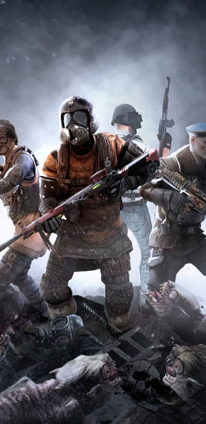 戴著防毒面具的士兵在黑暗煙霧環境中與殭屍戰鬥。 — 決勝時刻：黑色行動4 壁紙