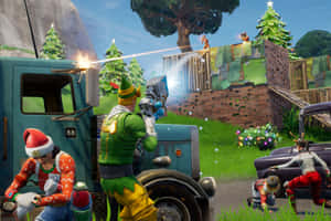 穿著節日服裝的 Fortnite 玩家在裝飾過的卡車和樹木附近戰鬥。 — MacBook Air M4 壁紙