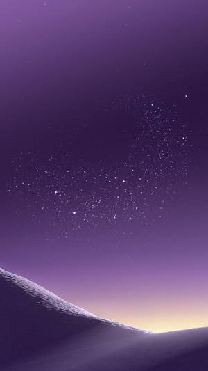 在星空紫色暮色天空下的雪山山脊 — 三星 壁紙
