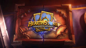 Hearthstone 遊戲標誌在奇幻房間的木牌上發光。
