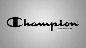 灰色背景上帶有標語 How You Play 的 Champion 品牌標誌 — 低飽和 壁紙
