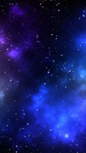 廣闊的宇宙場景，發光的藍色和紫色星雲以及無數的星星。 — 宇宙 壁紙