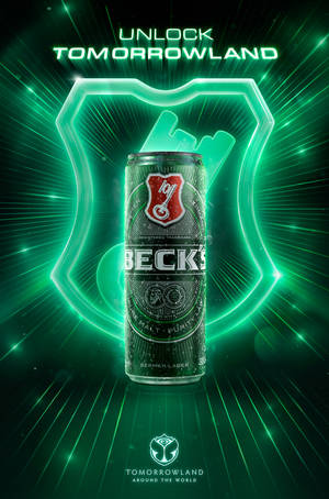 帶有霓虹綠色雷射效果和 Tomorrowland 品牌的 Beck's 啤酒罐。 — 麥迪遜·比爾 壁紙