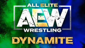AEW Dynamite 摔角標誌，帶有裂紋字體，背景是綠色和藍色爆炸效果。 — 摔角 壁紙