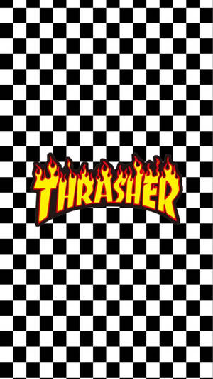 Thrasher雜誌標誌，在黑白棋盤格背景上帶有火焰設計。 — Thrasher 壁紙