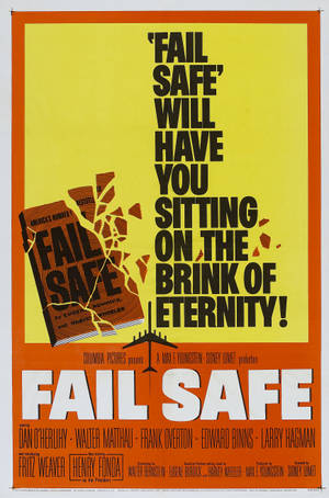 復古《Fail Safe》電影海報，帶有粗體文字和破碎書本設計。 — 小米平板 7 Ultra 壁紙