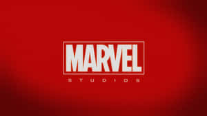 白色Marvel Studios標誌在紅色漸變背景上 — 漫威超級英雄 壁紙