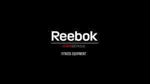 黑色背景上的 Reebok One Series 健身器材標誌 — 純黑 壁紙