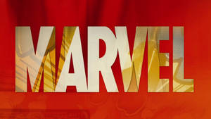 白色和金色的Marvel標誌在紅色漫畫風格背景上。 — 漫威標誌 壁紙