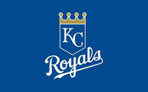 KC Royals棒球隊標誌，藍色背景，帶皇冠和草書文字 — 藍色美學電腦 壁紙