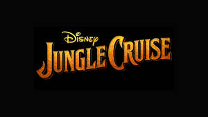 黑色背景上以金色部落字體顯示的Disney Jungle Cruise電影標題標誌 — 叢林奇航 壁紙