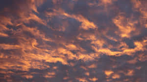 天空中的雲彩與夕陽 — 夕陽天空 壁紙