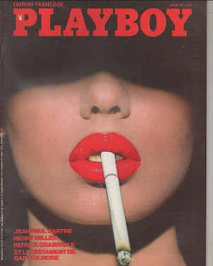 在復古《花花公子》雜誌封面上，紅唇女性拿著點燃的香煙。 — 花花公子 GIF 壁紙