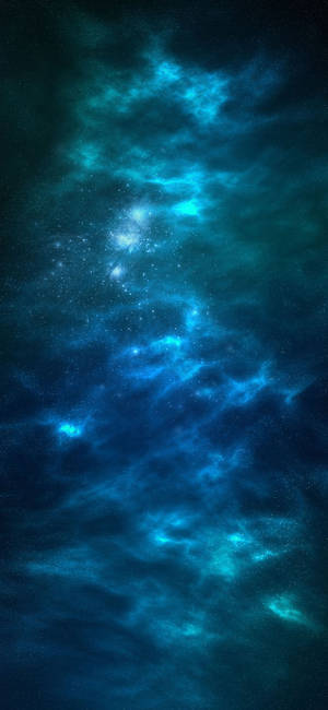 一個旋轉的藍色和藍綠色星雲，充滿了深空中發光的星星。 — iPhone 16e 壁紙