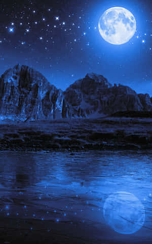 夜晚，滿月和星星倒映在山峰下的河流中。 — Nubia Flip2 壁紙