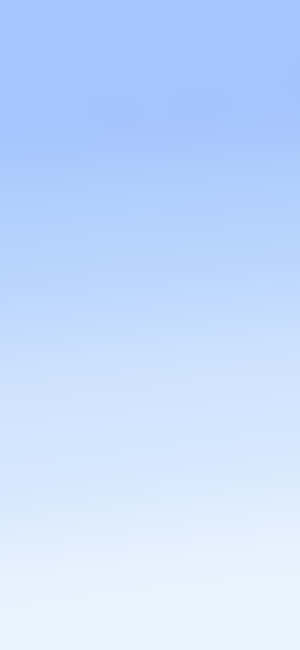 柔和藍色到白色天空漸變，帶有隱約雲彩 — 美學嬰兒藍 壁紙