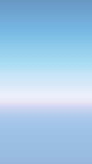 柔和的漸變天空，融合了藍色、薰衣草色和白色調 — 極簡 iPhone 壁紙