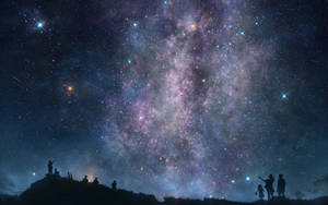 一群人剪影站在山丘上觀看充滿活力的星空和銀河。 — 美學天空 壁紙