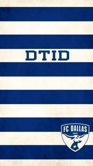 FC Dallas 96球隊標誌在藍色和奶油色條紋背景上。 — 運動 壁紙