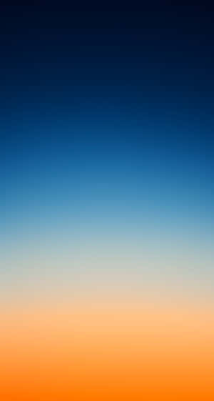 從藍色到橙色的平滑漸變天空，日落地平線 — 夕陽天空 壁紙