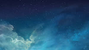 星空，有發光的藍色星雲和散落的星星。 — 美學天空 壁紙