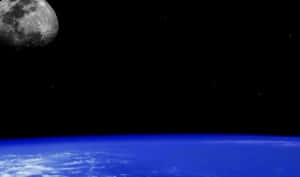 地球的藍色曲線和星空中的月球 — 月光 壁紙