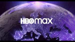 HBO Max 標誌在紫色星球上，城市燈光閃爍。 — HBO 壁紙