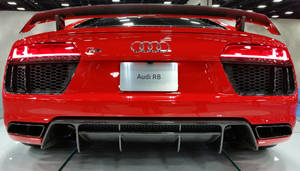 紅色奧迪R8跑車後視圖在展廳 — 奧迪 GIF 壁紙
