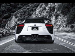 山路上的白色Lexus LFA跑車 — 凌志 壁紙