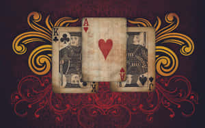 復古撲克牌，在深色錦緞背景上有華麗的漩渦紋。 — 撲克牌桌 壁紙