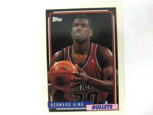 Bernard King 在復古 Topps 交易卡上手持籃球。 — 科比· Bryant 壁紙