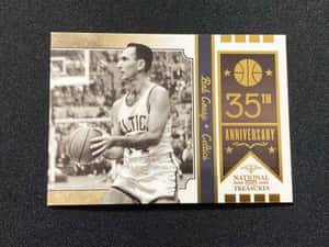 復古 Bob Cousy 塞爾提克隊籃球卡，慶祝 35 週年。 — 運動 壁紙